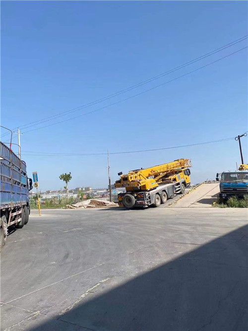 天柱县25吨吊车的租赁价格大概是多少？