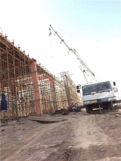 天柱县吊车作业的安全注意事项有哪些？